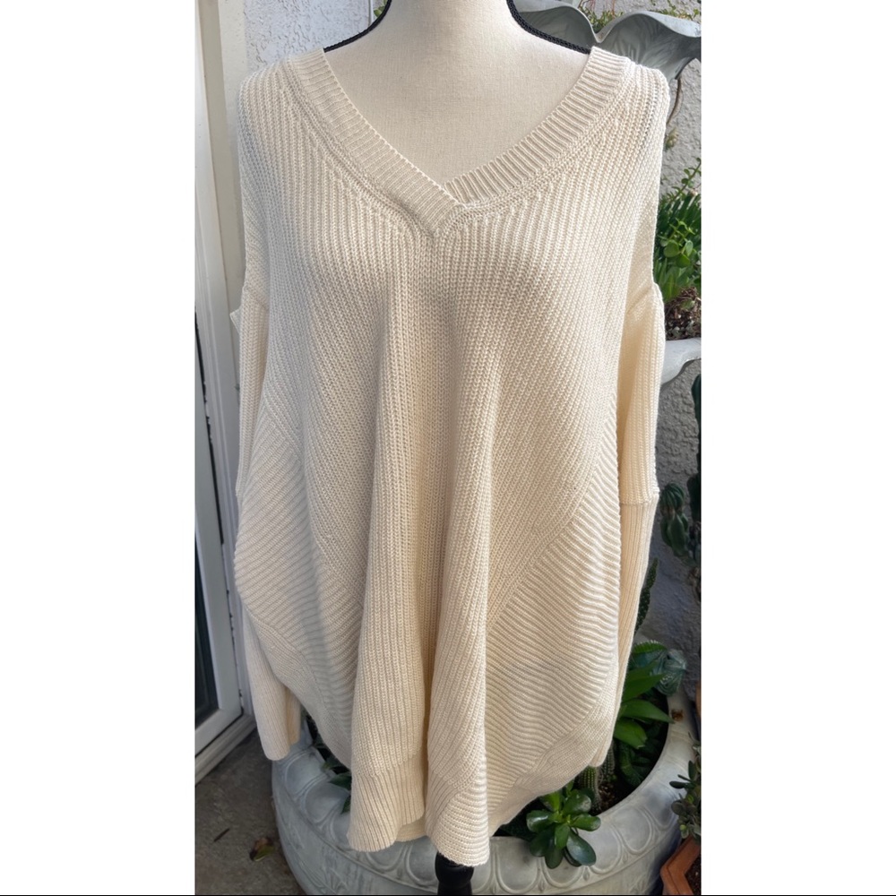 Ro & De Cold Shoulder Sweater Large